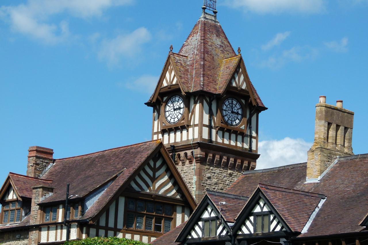 The Talbot Hotel Ледбери Экстерьер фото
